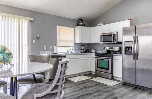 Southeast Arlington Casa | Heart of Arlington, Cozy Home