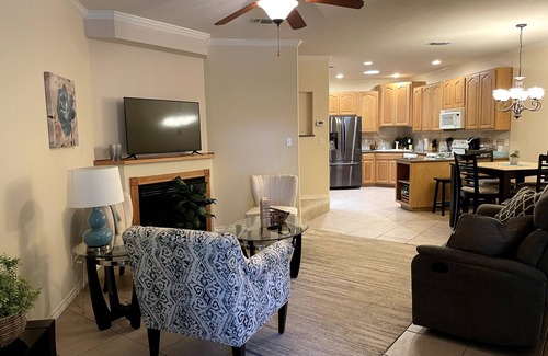 Boerne Casa | Heart of Boerne Townhome 4 min walk to Hill Country Mile, Cibolo Creek & more!