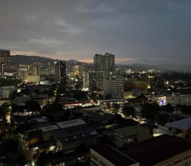 Mabolo Apartamento | Heart of Cebu Cozy Studio with Pool, Gym, Wifi and Netflix near Cebu City,Ayala and IT Park