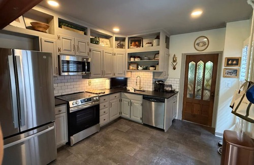 Historic District Casa | Heart of Downtown Annapolis -- History In Style Next to City Dock, Main Street