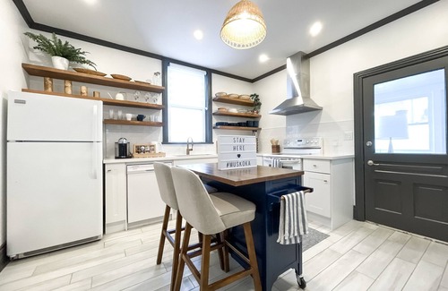 Huntsville Casa | Heart of Downtown Huntsville Century Home