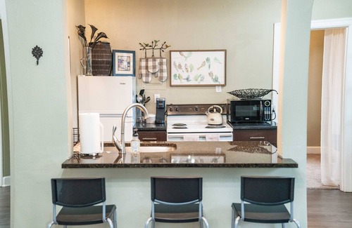 Norkirk Apartamento | Heart of Downtown Kirkland - 500 Feet from the Beach