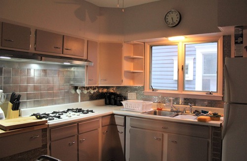 Albright Apartamento | Heart of Elmwood Village - Apartamento completo - Belleza histórica - 3-4 dormitorios para 8 personas
