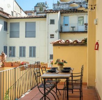 Oltrarno Apartamento | Heart of Florence Luxury Apartment