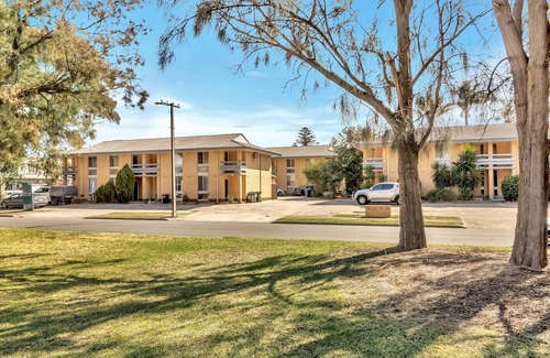 Henley Beach Apartamento | Heart of Henley A Homey Hideaway by the Beach