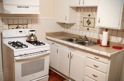 Hillsdale Casa | Heart of Hillsdale, Cocina, Wifi, Escritorio, 1-3