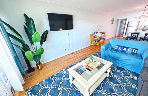 Independence Square Apartamento | Heart of Indian Rocks Beach on the Sand Balcony Sunset Views