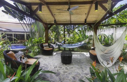 Barrio Ricos y Famosos Casa | Heart of Jaco- Luxury Villa with Pool