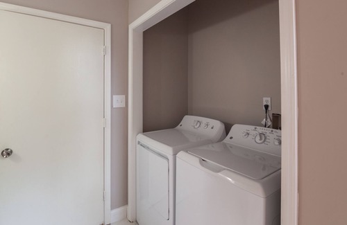 Hanover Place Casa | Bellamente renovado hogar en el corazón de KC