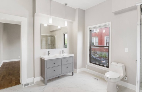 Hanover Place Casa | Bellamente renovado hogar en el corazón de KC