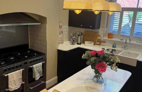 Llangollen Casa | Heart of Llangollen, 5 Bed Victorian Townhouse