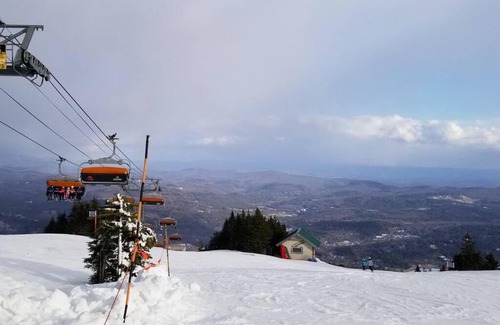 Ludlow Casa | Heart of Ludlow 5 fully stocked and minutes from Okemo Base