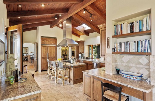 Sonoma Casa | Heart of Oaks Ranch - A Private Hilltop Wine Country Retreat