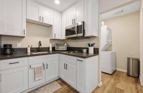 Fairmount Park Casa | Heart of SD | Zoo Nearby | Private Patio | Central