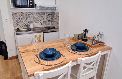 Sens Apartamento | Heart of Sens: Central Oasis 1BR /Near Station