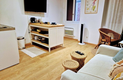 Sens Apartamento | Heart of Sens: Central Oasis 1BR /Near Station