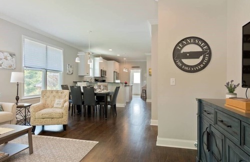 St. Elmo Improvement League Casa | Corazon de san Elmo- 3BR Home- 2 Bloques para Inclinar
