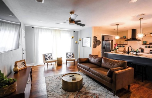 Tech Terrace Casa | ❤️ Heart of Tech Terrace 3/2 Remodeled Near Tech