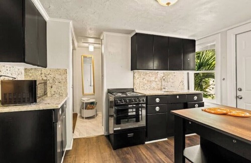 Historic Uptown Casa | Heart of The City Hideaway