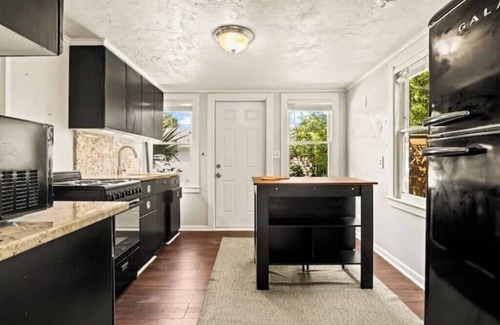 Historic Uptown Casa | Heart of The City Hideaway