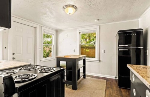 Historic Uptown Casa | Heart of The City Hideaway