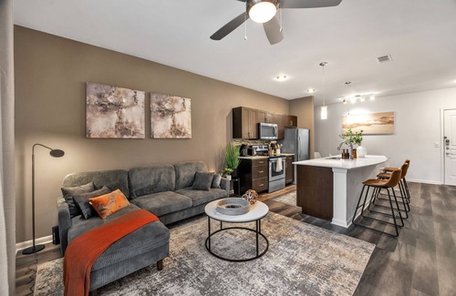 North Burnet Apartamento | Heart of the Domain - walk to everything