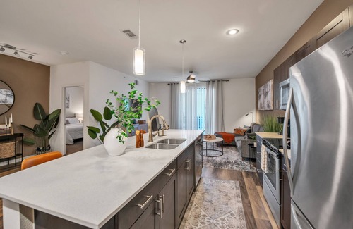 North Burnet Apartamento | Heart of the Domain - walk to everything