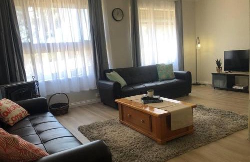 Tallarook Casa | Heart of The Farm Country Cottage in Tallarook