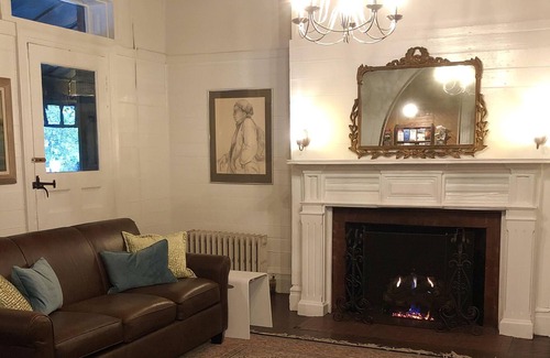 Lansing Cama Y Desayuno | Heart of the Finger Lakes Historic Inn, Room 1