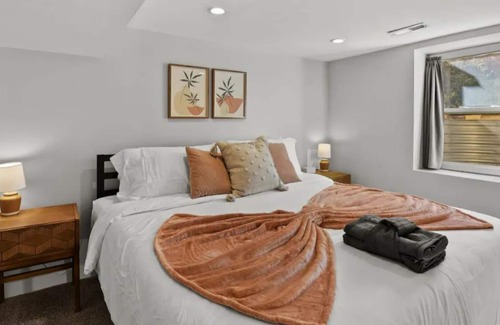 West Highland Casa | Heart of the Highlands - Walk to Highlands Square!