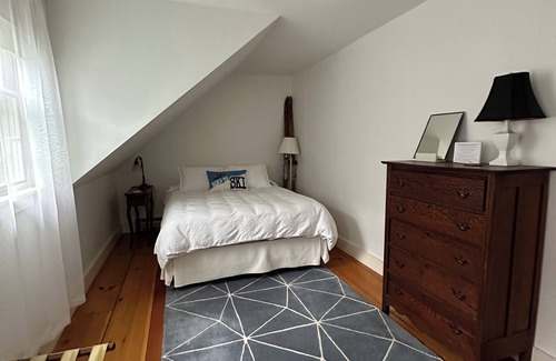 Warren Otro | Heart of the Mad River Valley: 5 bed / 5 bath, 5 minutes from Sugarbush Resort.