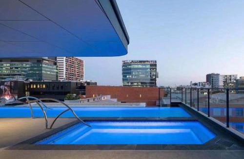 Fortitude Valley Apartamento | Heart of the Valley Chic High Level 2BR Apartment