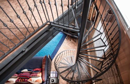 Santa Fe Casa | Heart of Vibrant Railyard-Downtown Loft with Radiant Heat and Deep Luxurious Soaking Tub