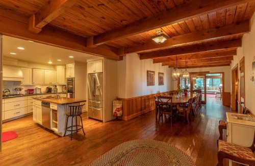 Blowing Rock Casa | Hearthstone