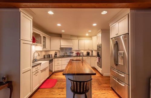 Blowing Rock Casa | Hearthstone