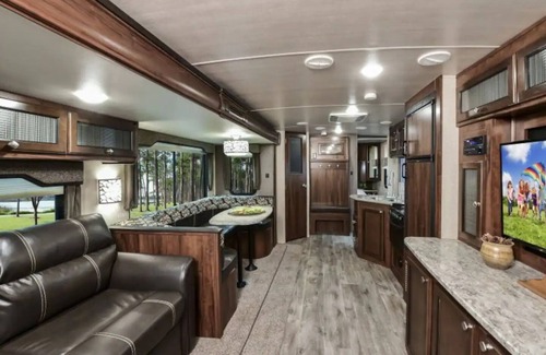 Manchaca Casa | ⛱ Heartland North Trail 31' RV