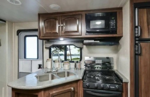 Manchaca Casa | ⛱ Heartland North Trail 31' RV