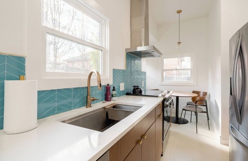 Sunnyside Casa | HeartofHawthorne MidCentury Dream 95 WalkScore 3BR