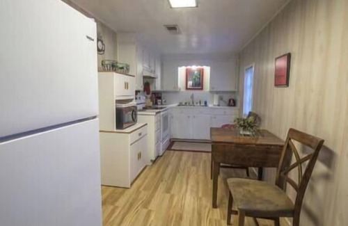 Karnack Casa | Hearts Cottage Waterfront Caddo Big Cypress River