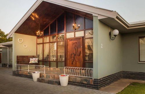 De Aar Casa | Hearts Haven