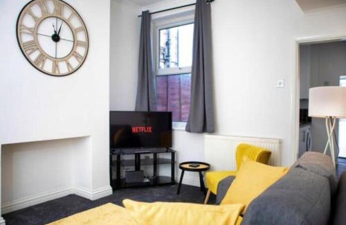 Selby Apartamento | Heartwarming 3 BR Willow House with Free Parking