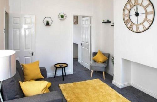 Selby Apartamento | Heartwarming 3 BR Willow House with Free Parking
