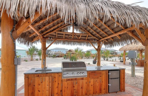Port Aransas Alquiler De RV | Heat Pool, In Town, Dog Park, Fishing, WIFI, Laundry Room, Walking Paths