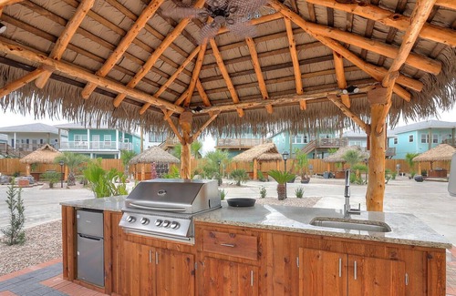 Port Aransas Alquiler De RV | Heat Pool, In Town, Dog Park, Fishing, WIFI, Laundry Room, Walking Paths