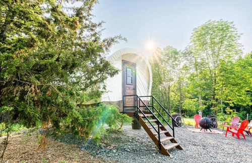 Penn Yan Casa | Heated & AC Full Bathroom Covered Wagon