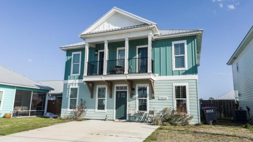 Sunnyside Casa | Heated and cooled pool home that sleeps 14 near beach!