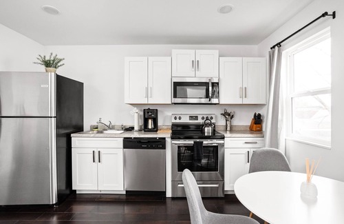 Fountain Square Casa | Heated Container Pool|Hot Tub|5 Ensuite Baths|Fire Pit
