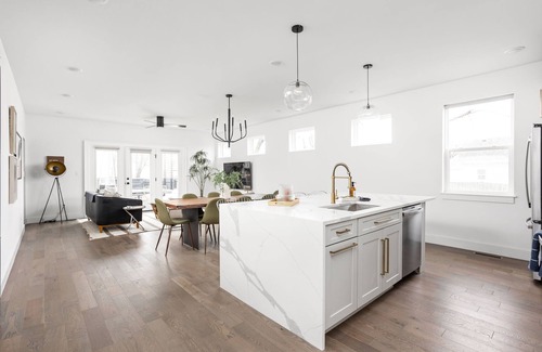 Fountain Square Casa | Heated Container Pool|Hot Tub|5 Ensuite Baths|Fire Pit