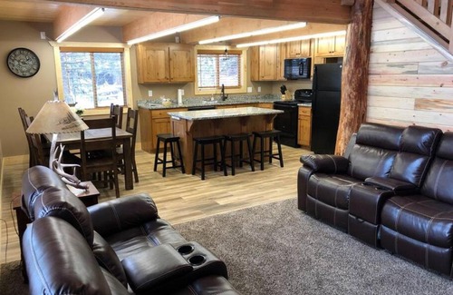 Island Park Casa | Heated Floors, Hot Tub, Grill