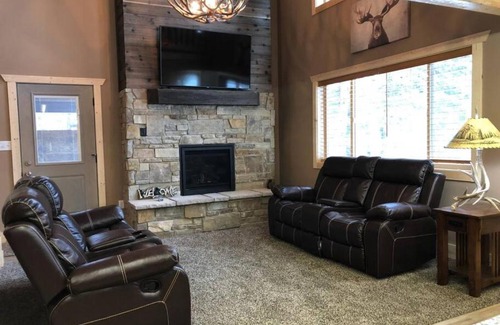 Island Park Casa | Heated Floors, Hot Tub, Grill